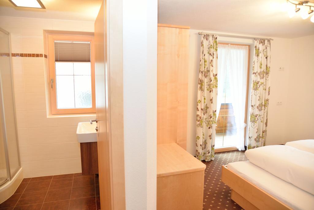 Haus Edring Apartment Tux Room photo